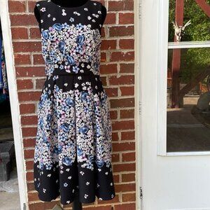 Karl Lagerfeld Black Floral Fit And Flare Sleeveless Midi Dress Women’s size 4